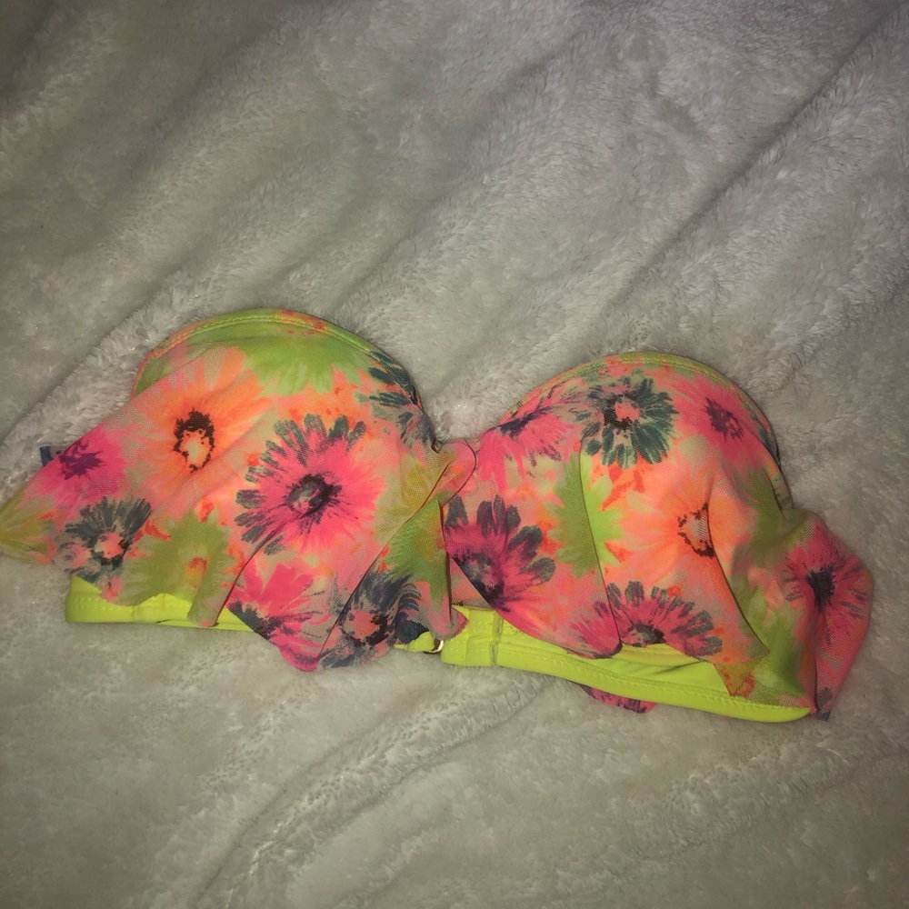 Breaking waves bikini top.